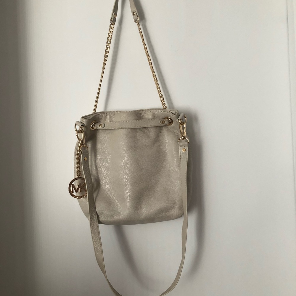 Michael Kors crossbody purse. Leather. Like new.